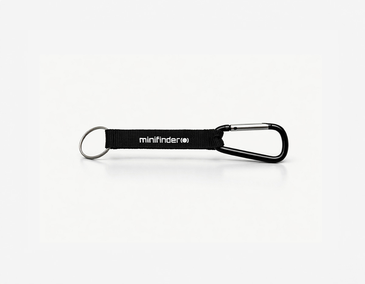 Slitstark karbinhake i metall med säker fjäderbelastad grind mot neutral bakgrund