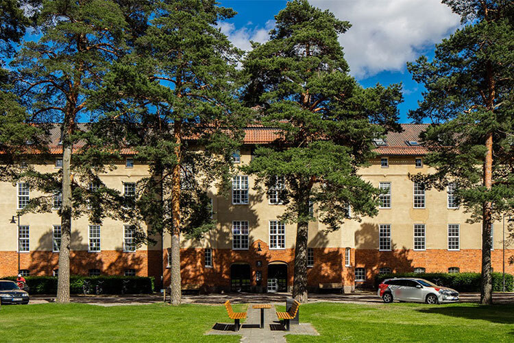 MiniFinder team in front of their new larger office location