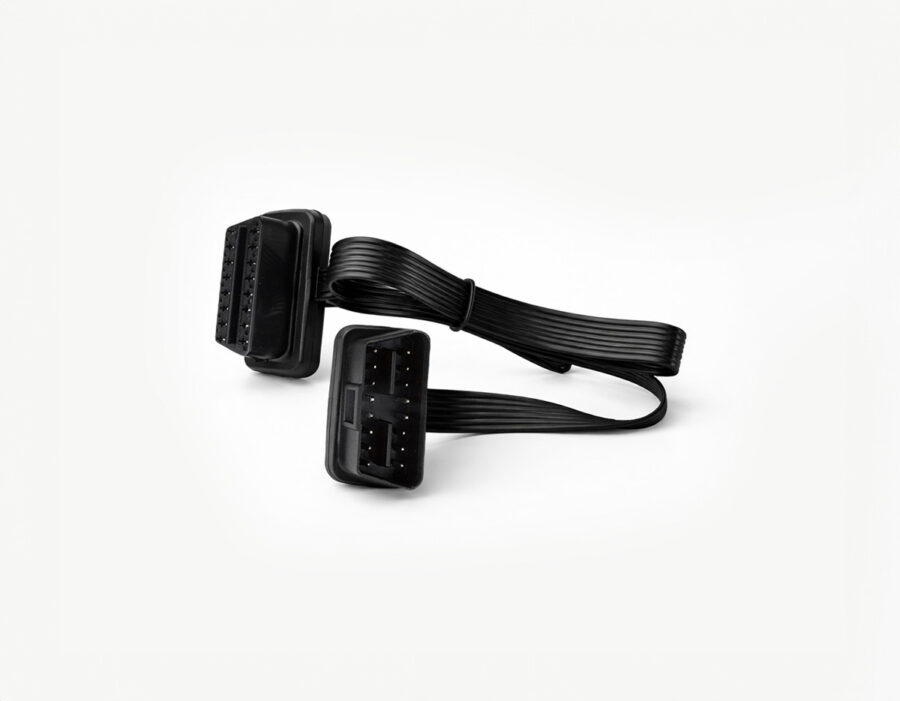 OBD kabel voor eenvoudige aansluiting op de diagnosepoort van het voertuig tegen een neutrale achtergrond