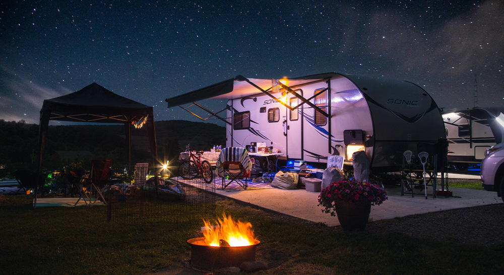 MiniFinder Xtreme GPS-Tracker für Wohnmobil mit Magnet-Montage und langer Akkulaufzeit als Diebstahlschutz